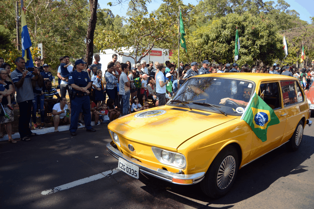 Faixa Branca Clube do Carro Antigo confirma presença no Desfile d